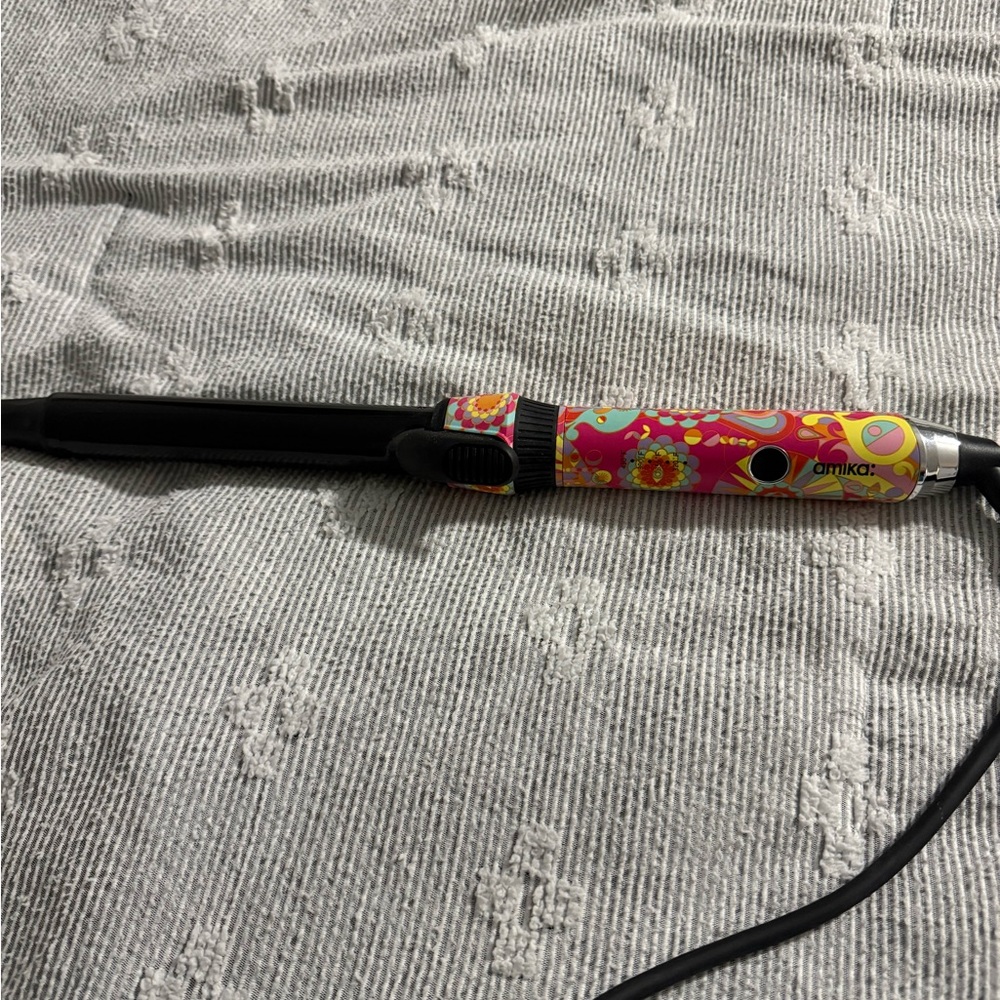 Amika Floral Patterned Curling Wand